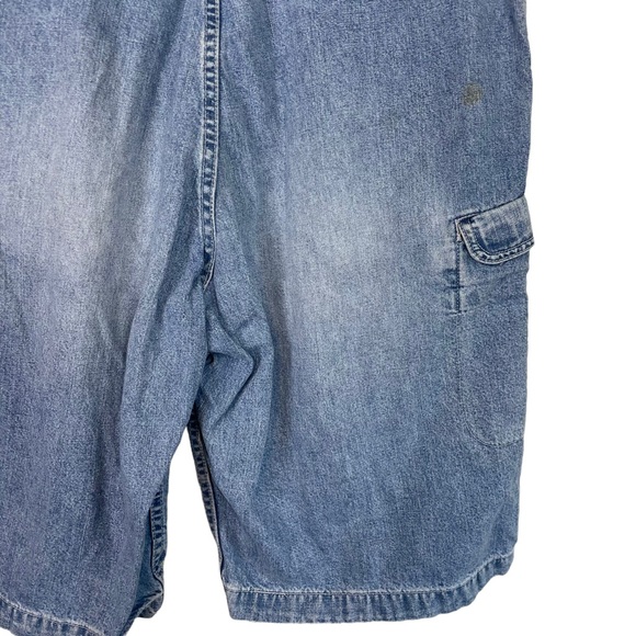 Vintage Levi’s Hirise Velcro Pocket Denim Cargo Shorts Dry Goods Red Tab Size 38 - Picture 13 of 16
